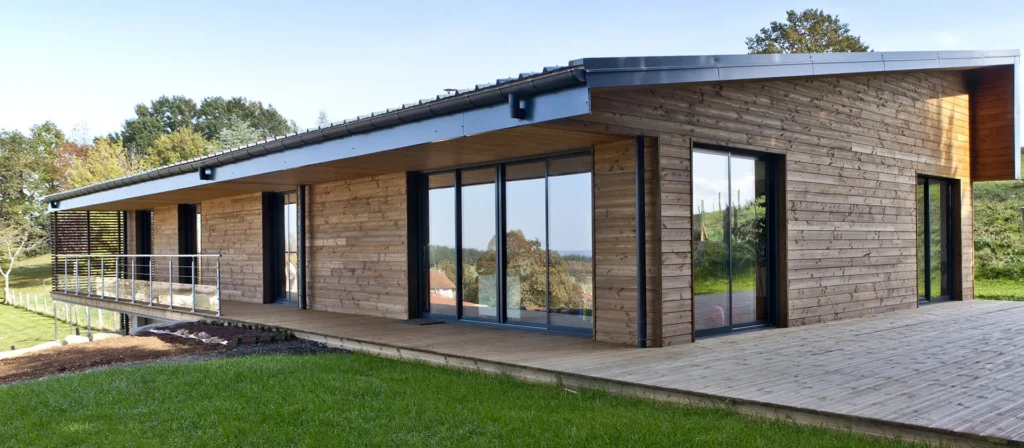 Structure ossature bois pour maison contemporaine